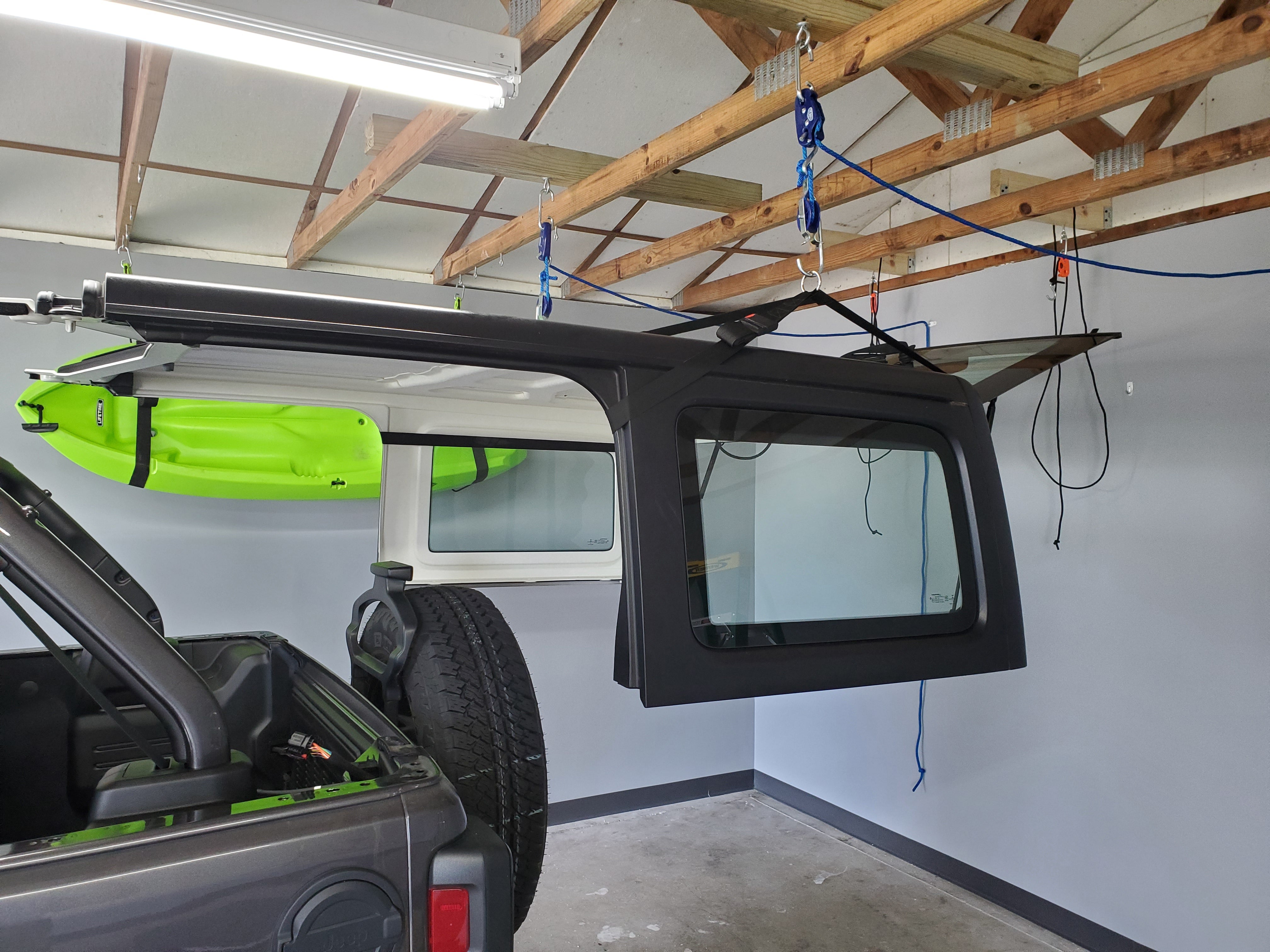 Jeep Top4.jpg__PID:7b0bc173-5a8e-49a6-816f-defe8fed1c27