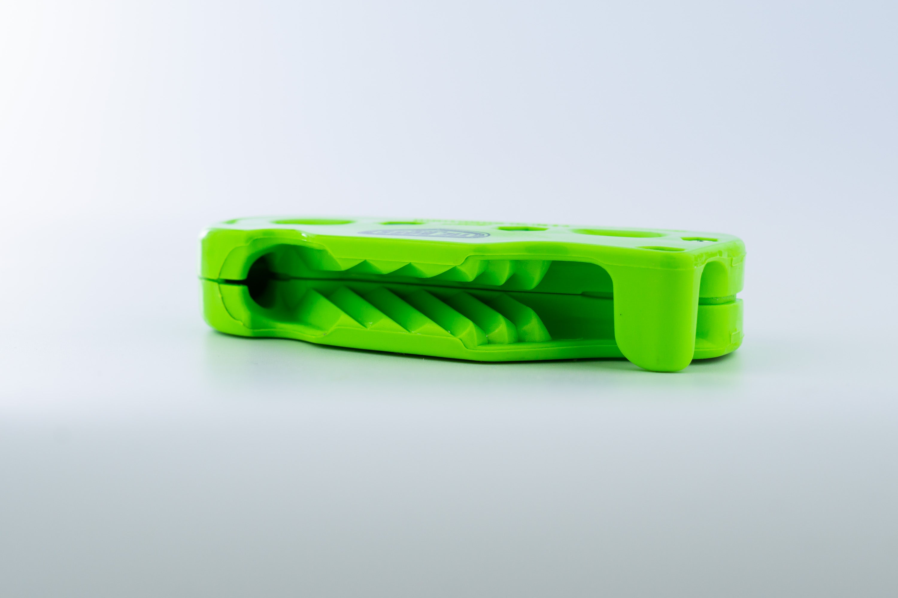 Self Locking jam Cleat