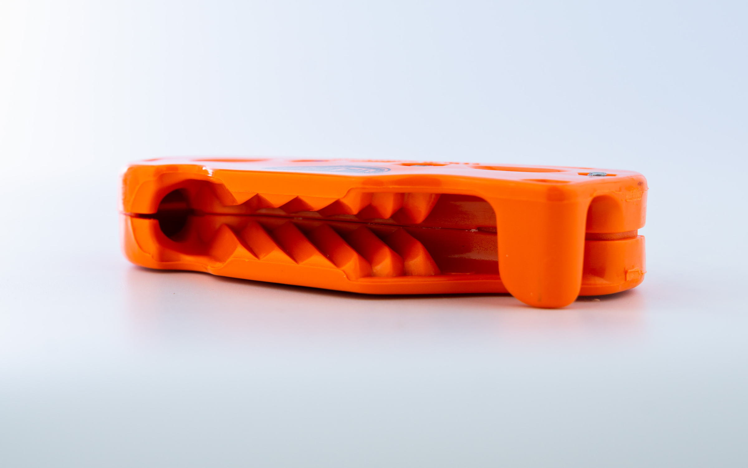 Tie Boss Self Locking Jam Cleat
